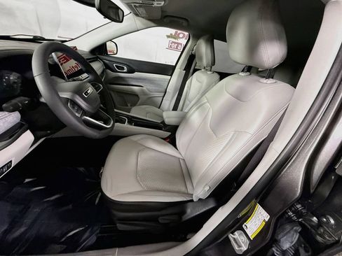 Used 2022 Jeep Compass Latitude FWD image 24