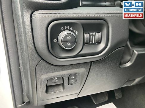 Used 2024 RAM 1500 Limited AWD/4WD image 15