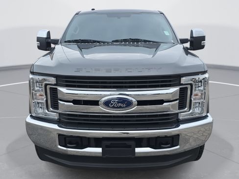 Used 2018 Ford F250 XLT image 2