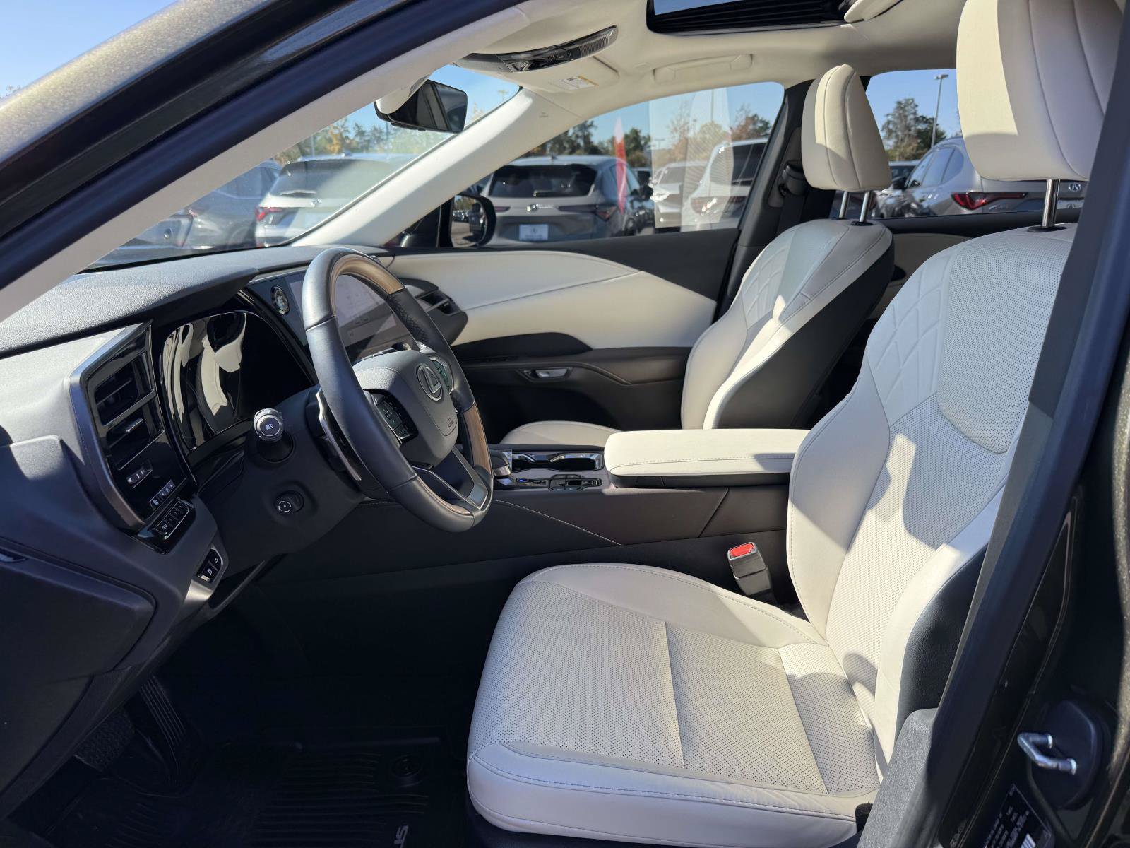 Used 2024 Lexus RX 350 Premium w/ Accessory Package (Z1) AWD/4WD image 13