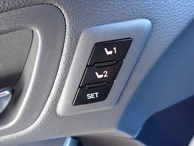 Used 2023 Toyota Sienna XSE AWD/4WD image 17