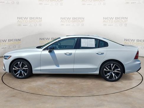 Certified 2025 Volvo S60 B5 Core FWD image 2