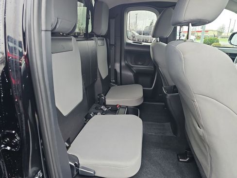 Used 2020 Toyota Tacoma SR5 image 25