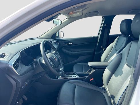 Used 2025 Buick Encore GX Sport Touring image 10