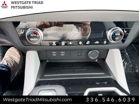 New 2026 Mitsubishi Outlander AWD image 17