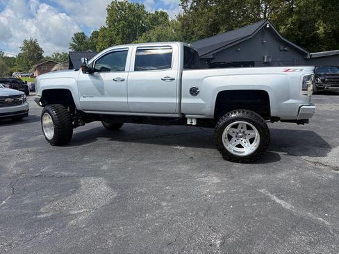Used 2015 Chevrolet Silverado 2500 LTZ w/ Duramax Plus Package AWD/4WD image 16