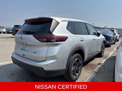 Certified 2025 Nissan Rogue SV AWD/4WD image 8