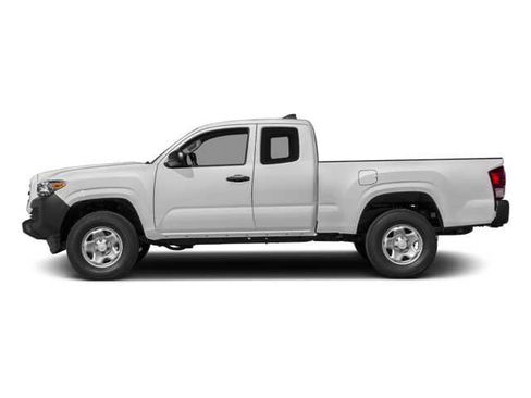 Used 2017 Toyota Tacoma SR RWD image 3