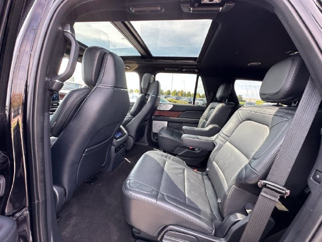 Used 2022 Lincoln Navigator Reserve AWD/4WD image 19