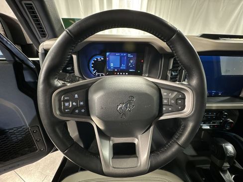 Used 2023 Ford Bronco Wildtrak image 22