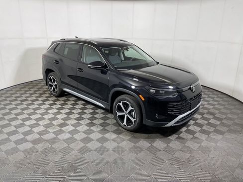 New 2026 Volkswagen Tiguan SE image 1