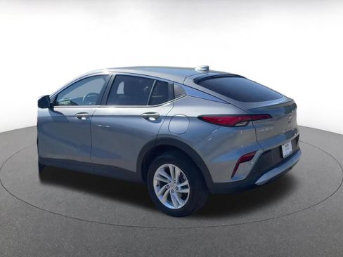 Used 2025 Buick Envista Preferred image 9