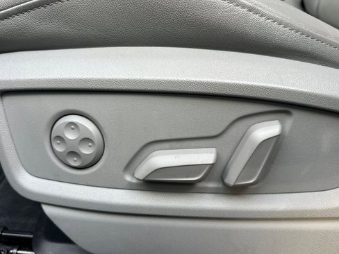 Used 2022 Audi Q5 e Prestige w/ Prestige Package image 14