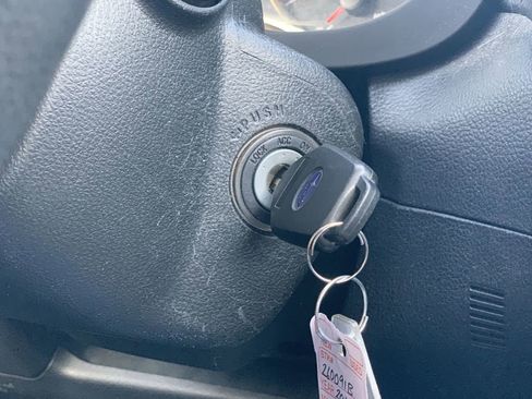 Used 2017 Subaru Crosstrek 2.0i Premium image 14