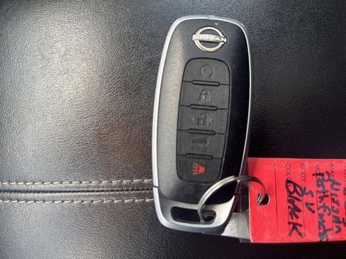 Used 2023 Nissan Pathfinder SV w/ SV Premium Package image 29