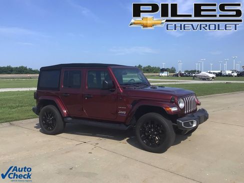 Used 2021 Jeep Wrangler Unlimited Sahara image 1