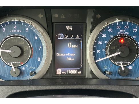 Used 2017 Toyota Sienna XLE w/ XLE Navigation Package image 28