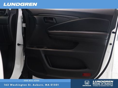 Used 2024 Honda Passport TrailSport image 16