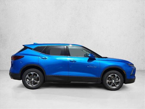Used 2025 Chevrolet Blazer LT FWD image 4