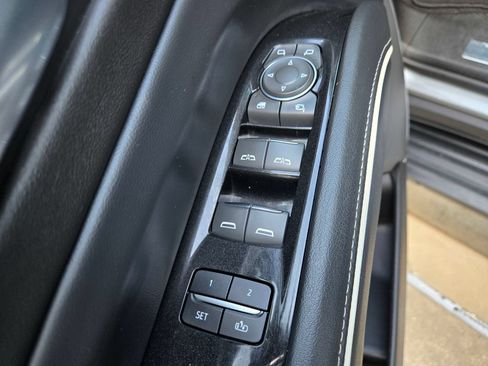 Used 2023 Cadillac Escalade ESV Luxury RWD image 32
