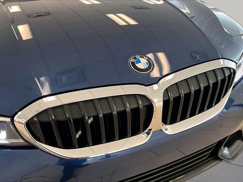 Used 2022 BMW 330i Sedan w/ Premium Package 2 RWD image 27