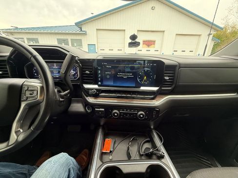Used 2024 Chevrolet Silverado 2500 LT w/ Convenience Package AWD/4WD image 20