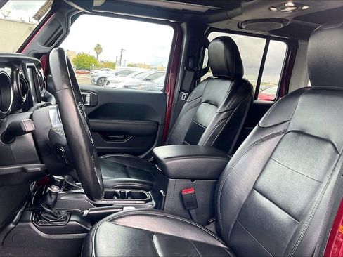 Used 2021 Jeep Wrangler Unlimited Sahara AWD/4WD image 19