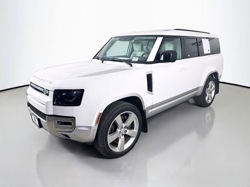 Used 2023 Land Rover Defender 130 First Edition image 3