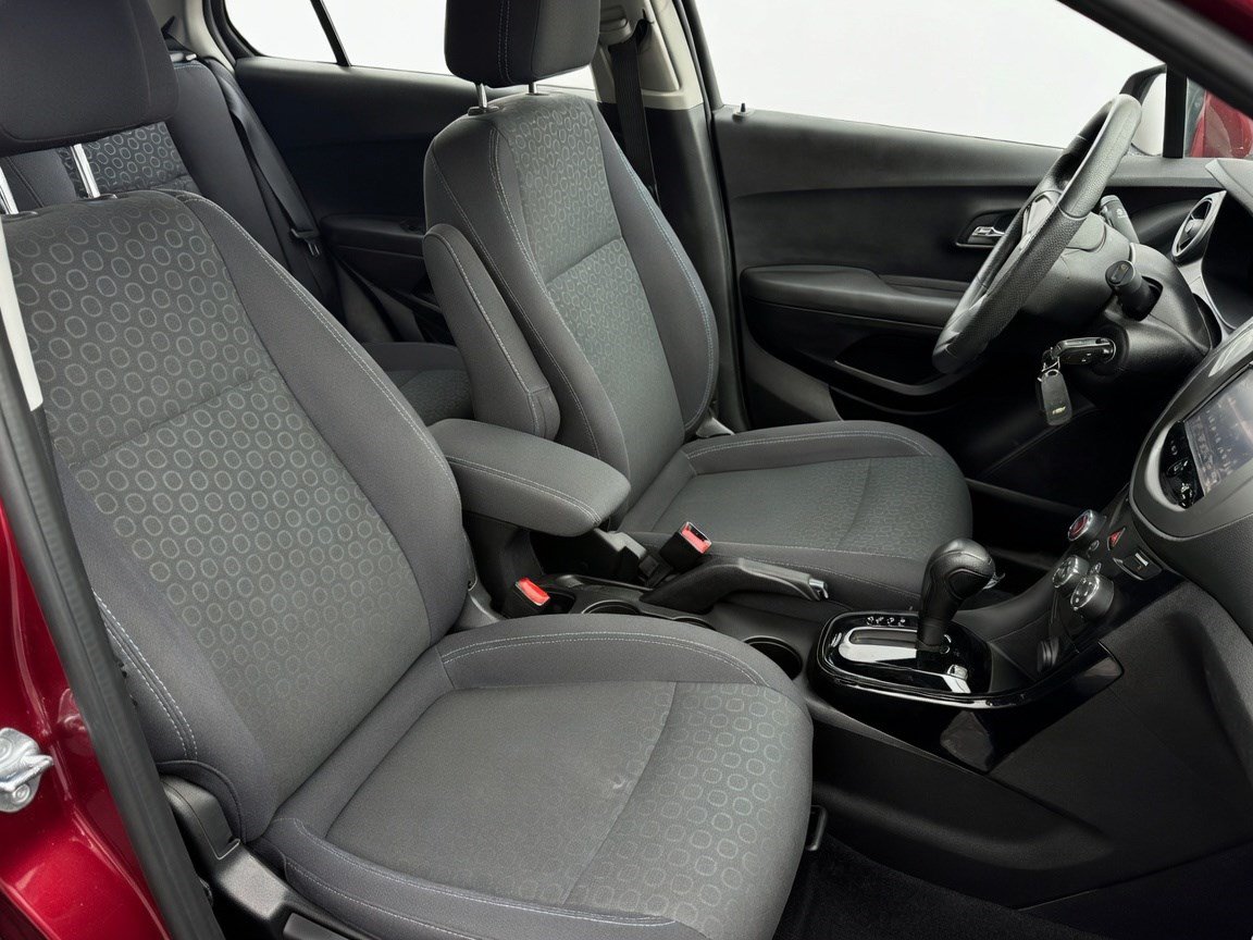 Used 2016 Chevrolet Trax LS w/ LPO, Cargo Package FWD image 17