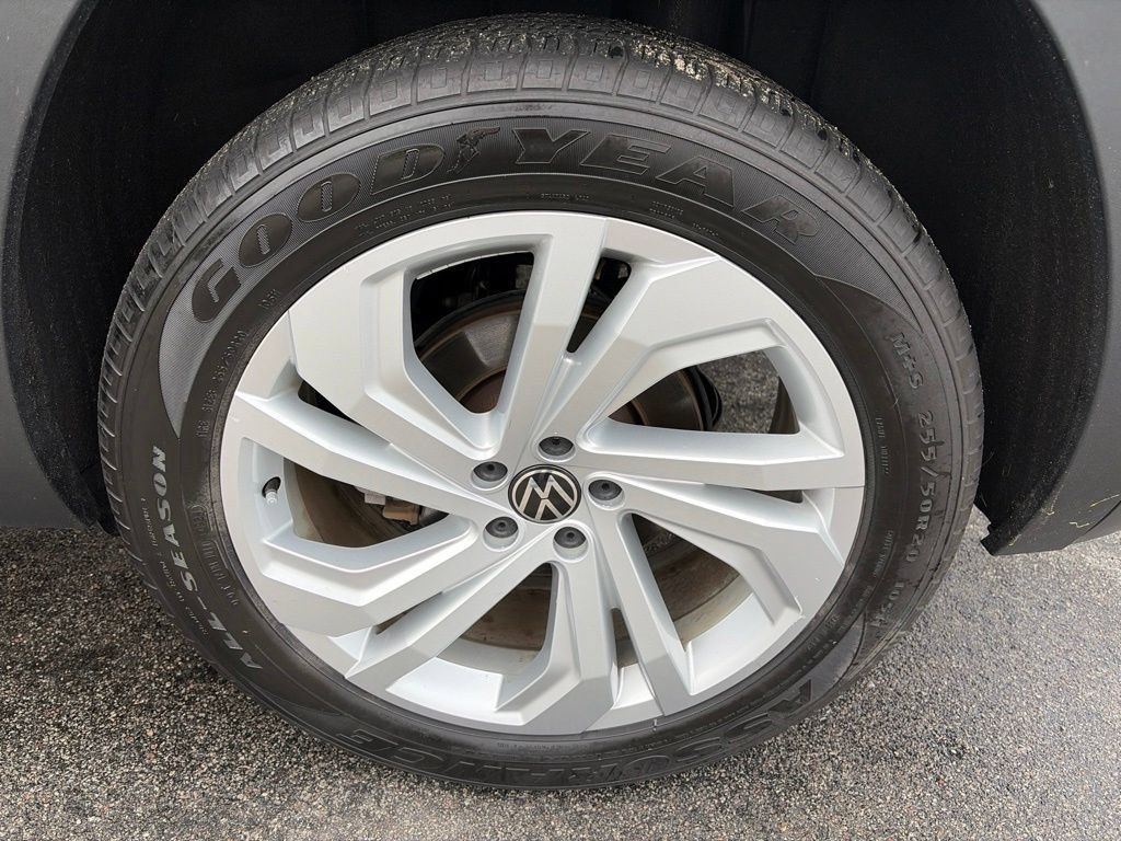 Used 2021 Volkswagen Atlas Cross Sport SEL AWD/4WD image 22
