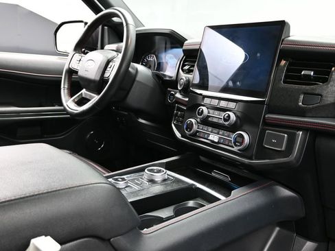 Used 2023 Ford Expedition Limited image 12