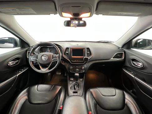 Used 2019 Jeep Cherokee Latitude Plus w/ Trailer Tow Group image 10