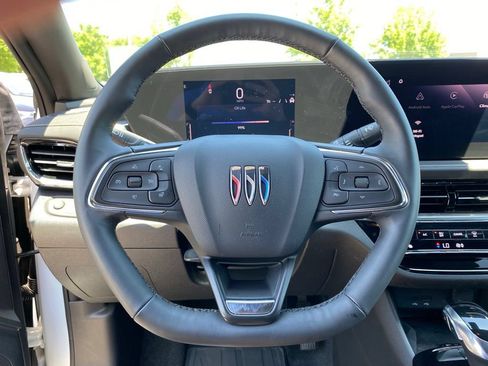 Used 2025 Buick Envista Avenir FWD image 12