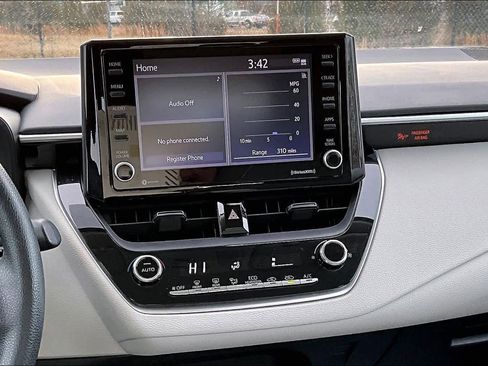 Used 2022 Toyota Corolla LE image 7