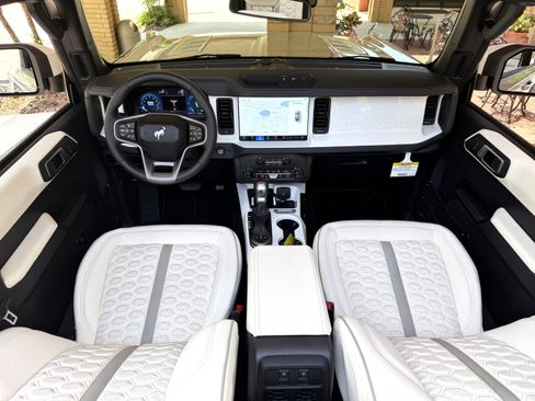 Used 2026 Ford Bronco Outer Banks AWD/4WD image 26