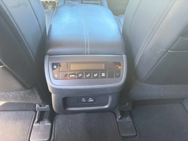 Used 2023 Nissan Pathfinder SL AWD/4WD image 21