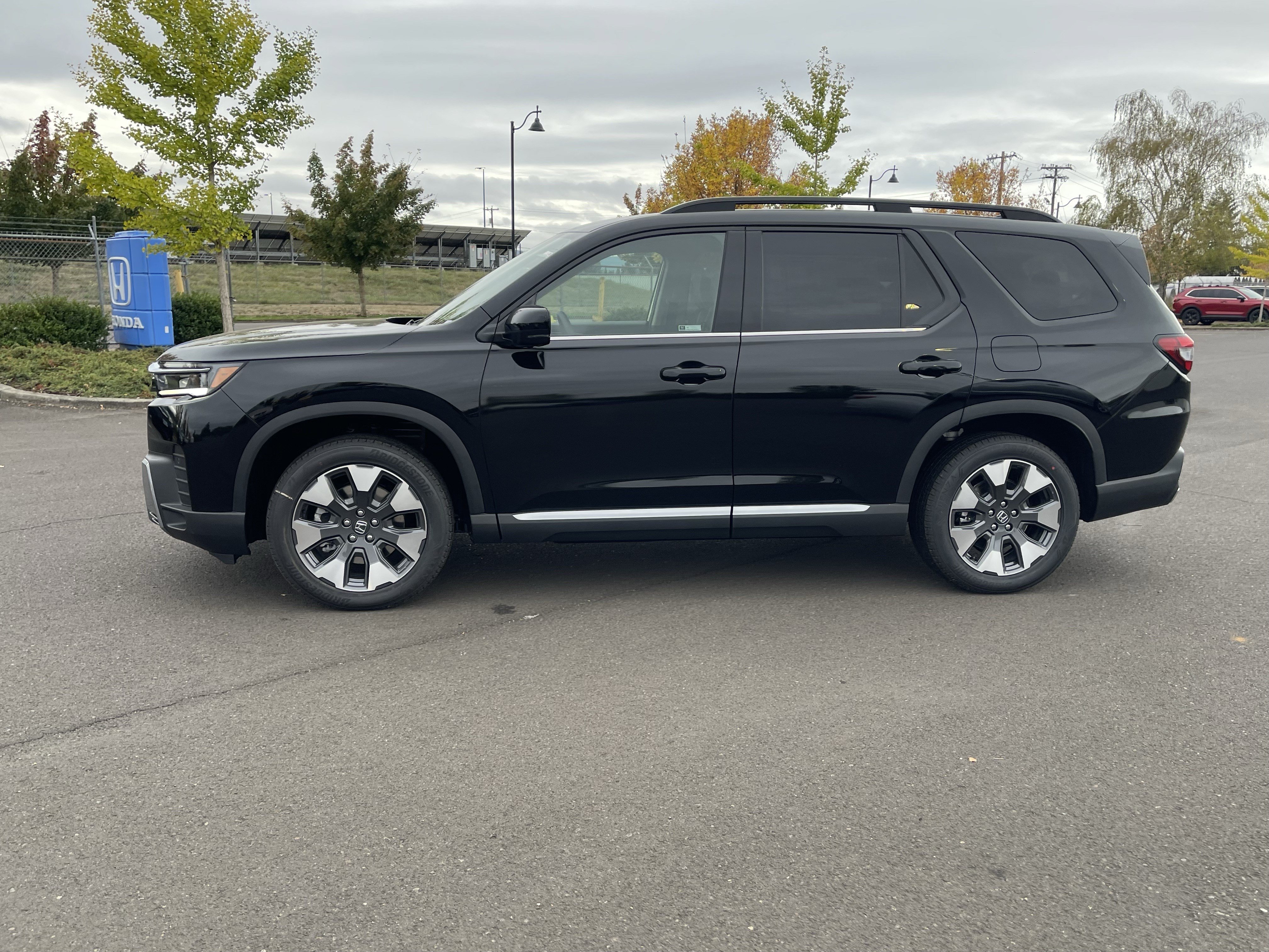 New 2026 Honda Pilot Elite image 2