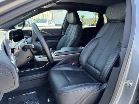 Used 2024 Cadillac Lyriq Luxury w/ LPO, Floor Liner Package RWD image 15