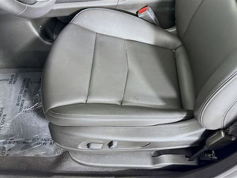 Used 2025 Cadillac XT6 Luxury FWD image 21