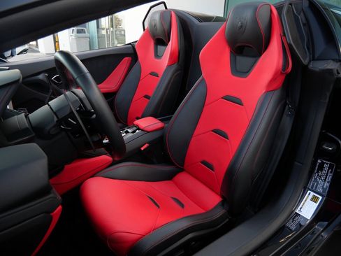 Used 2023 Lamborghini Huracan EVO image 6