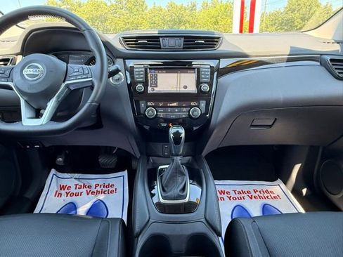 Certified 2017 Nissan Rogue Sport SL w/ SL Premium Package AWD/4WD image 27