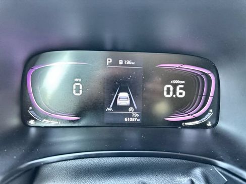 Used 2023 Kia Soul LX w/ LX Technology Package FWD image 12
