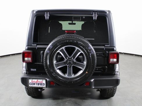 Used 2023 Jeep Wrangler Sahara image 7