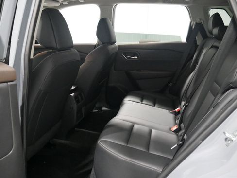 Used 2023 Nissan Rogue SL image 12