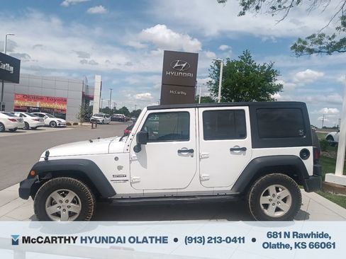 Used 2018 Jeep Wrangler Unlimited Sport S AWD/4WD image 7