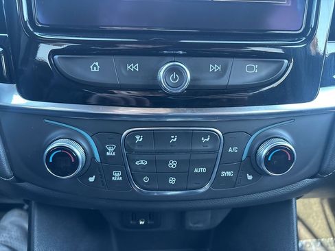 Used 2023 Chevrolet Traverse LT w/ LPO, Floor Liner Package image 28