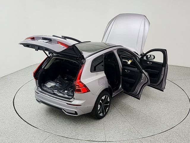 New 2026 Volvo XC60 B5 Plus w/ Protection Package Premier AWD/4WD image 39