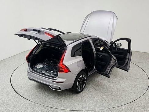 New 2026 Volvo XC60 B5 Plus w/ Protection Package Premier AWD/4WD image 39