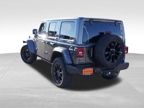 Certified 2025 Jeep Wrangler Unlimited Sahara w/ Safety Group AWD/4WD image 7