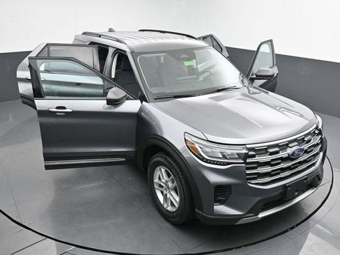 Used 2025 Ford Explorer Active image 34
